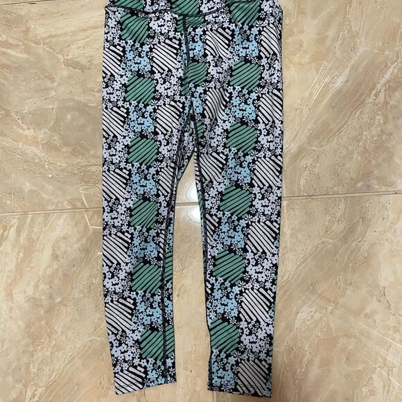 New People Movement Under Control leggings size XS
NWT
Brand new - Picture 3 of 7